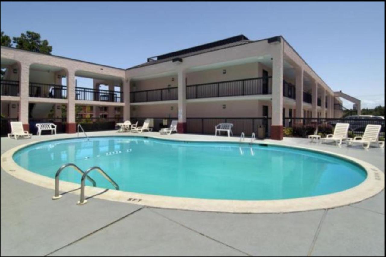 Baymont By Wyndham Mobile/ I-65 Hotel Bagian luar foto
